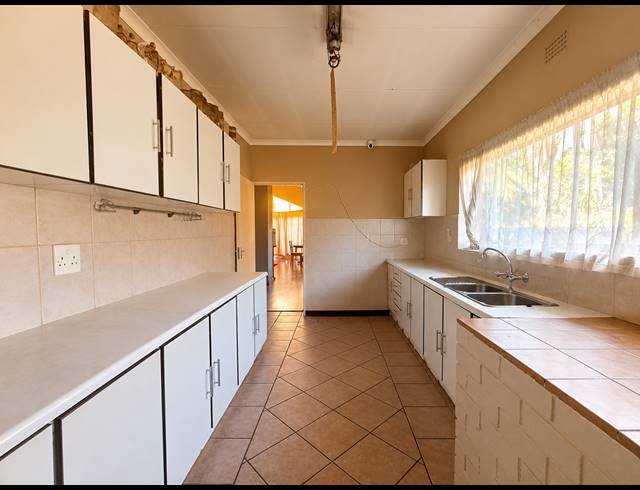 3 BEDROOM HOUSE FOR SALE IN ARCON PARK